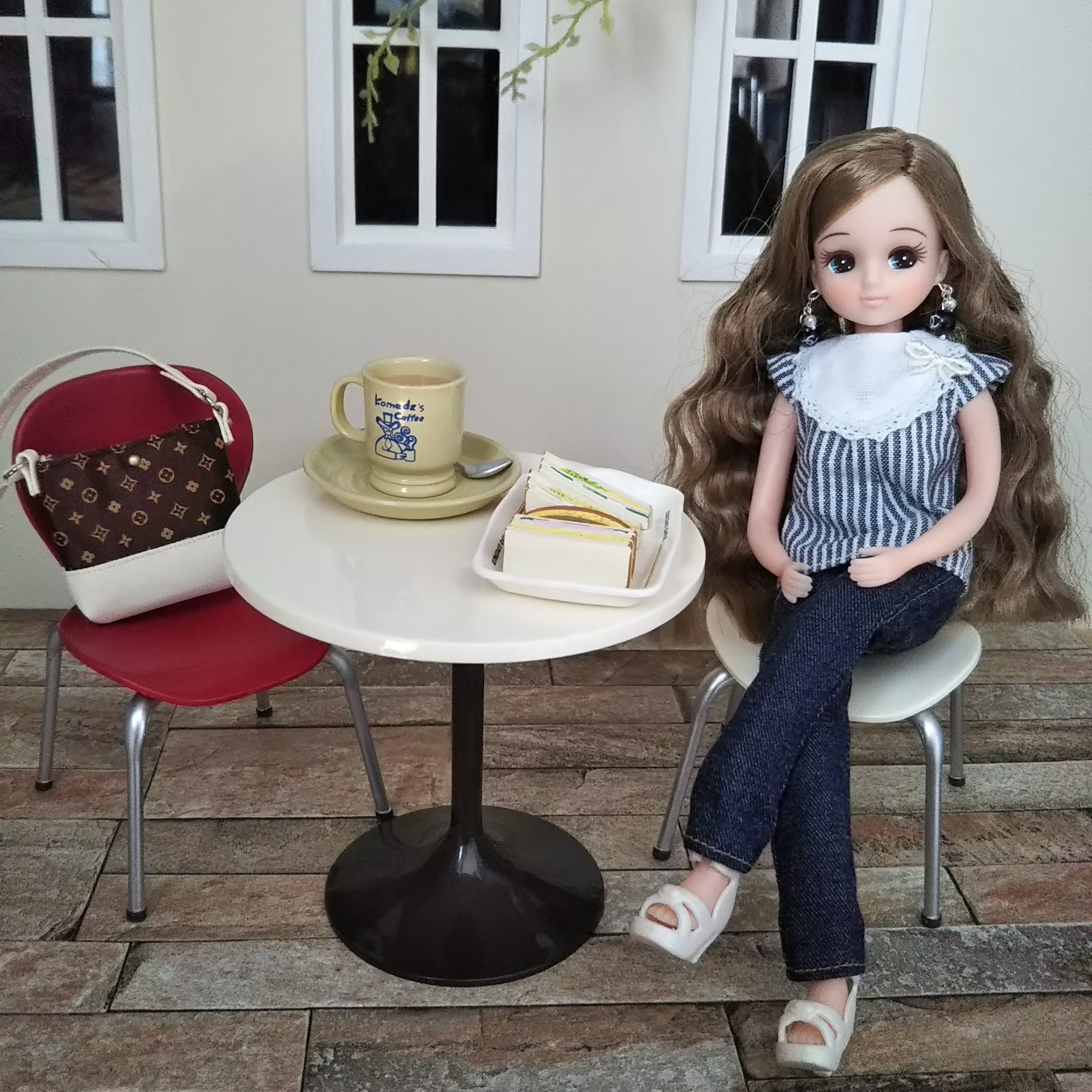 リーメント カフェテーブルはリカちゃん人形にぴったりサイズ | 知っ 